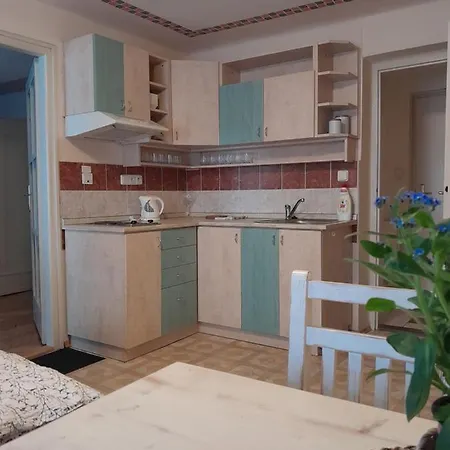 Kajovska 63 Aparthotel 3*