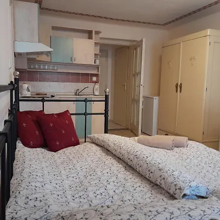 Aparthotel Kajovska 63 3*